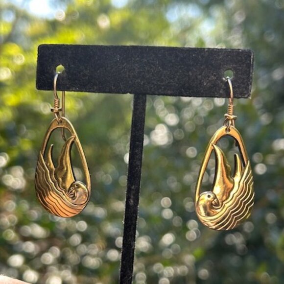 LAUREL BURCH Gold Seabird Etched Teardrop EARRINGS - Picture 1 of 8